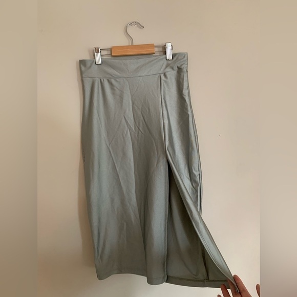 LOT OF 4 Women’s Bottoms Various Brands/Style, all Size S - Picture 5 of 5